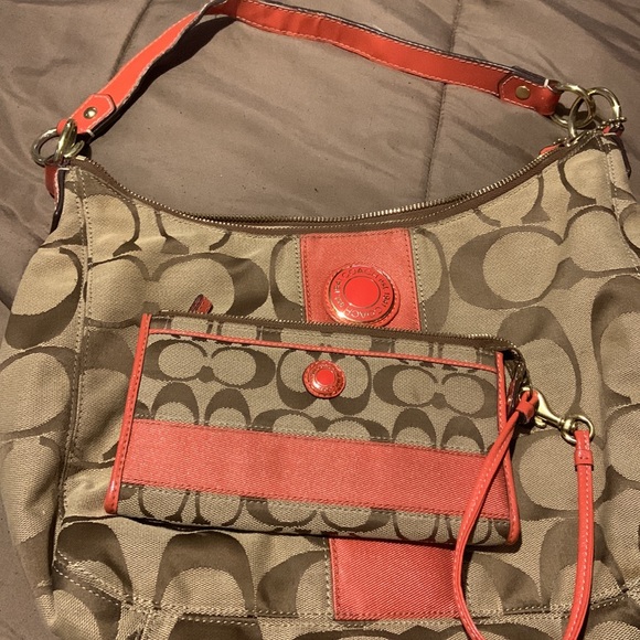 Coach bag with matching wallet - Picture 4 of 4